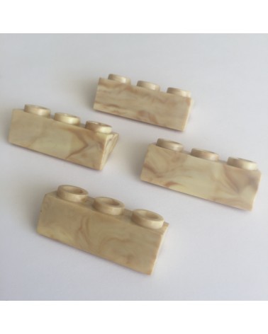 Lines 3-point cornice (4 units)