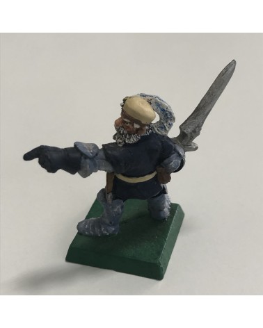 Soldat avec épée pointant MK