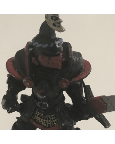Soldat avec épée et armure complète MO