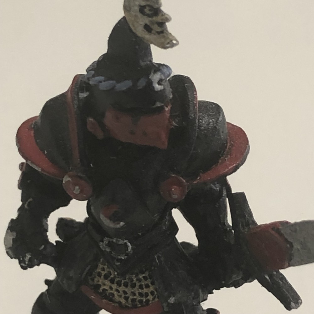 Soldat avec épée et armure complète MO