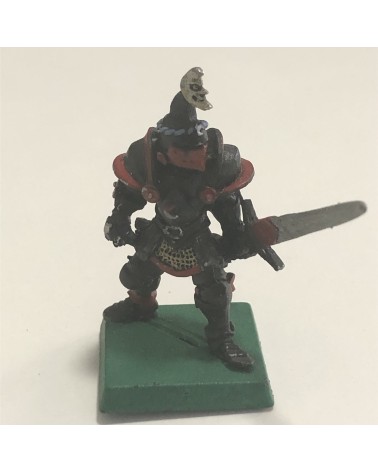Soldat avec épée et armure complète MO
