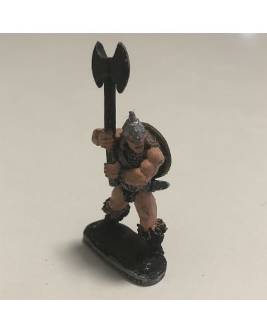 Bàrbar soldat amb destral i escut MW